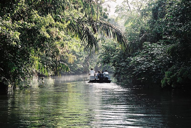 800px-Tortuguero_boat_trip