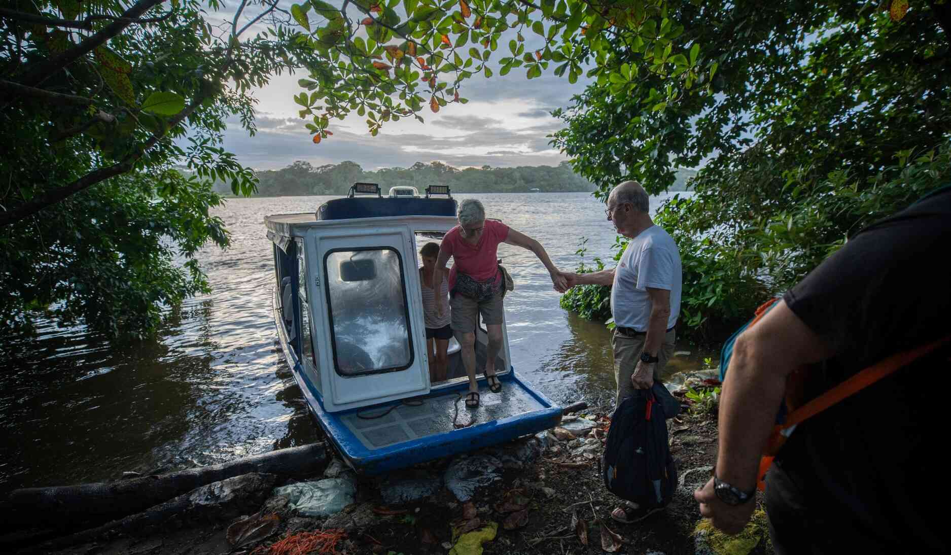 tortuguero-bateau